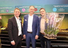 De heren van Modiform laten de hergebruikbare transport tray voor potplanten zien. Maximaal gestandaardiseerd en oneindig veelzijdig