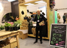Bij Oasis Floral Products, kon je een workshop volgen en werken met Oasis Renewal Floral Foam