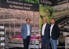 Reyer de Louw, Edwin Hoenderdos en Dennis van Dijk vieren (Logiqs) vandaag in Essen de 73 verjaardag van Edwin. Van harte gefeliciteerd Edwin.