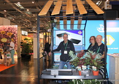 Raymond Scheepers, Eveline Gerritse en Peter van Schie. (Horti-Innovations) gingen enthousiast op de foto in The Horti-House. So Everybody in the Hortihouse!