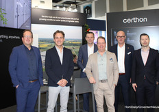 Team Certhon klaar voor de foto op de ochtend van beursdag 1