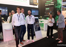 Markus Meerbeek, Wim Scheffers en Gabriël van der Kruijk (LetsGrow.com) met Winny van Adrichem-van Heijningen daarnaast in gesprek