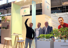 "Moeten we op de foto", vroeg John Vreugdenhil die vervolgens vol enthousiasme zijn vuist in de lucht stak. Vreugdenhil en Klugt gingen vol energie beursdag 2 tegemoet.