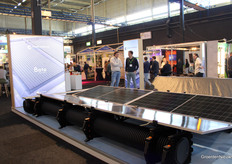 Drijvende zonnepanelen op de stand bij Bata Energy Solutions