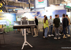 Laatste loodjes op donderdagavond, hier met een drankje erbij bij Mustang Demolition en Kerklaan Greenhouses