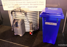 De nanobubbleunit links zit doorgaans in de container vol hydrokorrels rechts. Raymond Lescrauwaet bedacht die combinatie en zet in op een goed werkend, voordelig nanobubblesysteem.