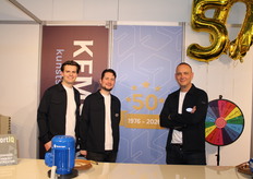 Kemeling Kunstoffen bestaat 50 jaar, van harte gefeliciteerd Remon Broos ,Aart-Jan van Driel en Robert Kemeling.  De beurs bezoekers mogen mee feesten en aan het rad van fortuin draaien!!!