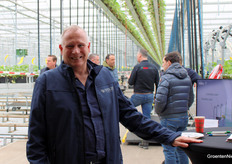Danny van den Bosch (Stolze) was een van de leveranciers die naar de open dag gekomen was. Stolze verzorgde onder meer installatie van een IIVO klimaatcomputer van Hoogendoorn en watertechniek, in de watertechnische ruimte en bij de bassins, waar de folies werden vernieuwd.