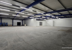 Volop ruimte in de bedrijfshal om verpakkingsmachines te plaatsen.