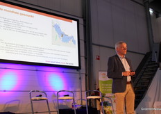 Met Martien Visser als spreker kon het natuurlijk niet anders dan dat het even over de gevolgen van oorlog in het Midden-Oosten op de energiemarkt in Nederland gaat. De energie-expert benadrukt dat het vooral een oliecrisis is, en dat de gevolgen voor de gasmarkt beperkter zijn.