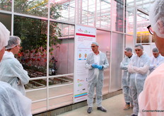 Na het plenaire programma waren er workshops, of was er de mogelijkheid een rondleiding door de kassen van Delphy en/of WUR te krijgen. Eric Poot nam een groep mee langs proeven bij het Delphy Improvement Centre.