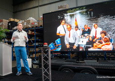 Tijd voor het officiele deel van het programma, uiteraard met foto's uit de oude doos