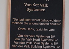 Deze mooie plaquette is een bevestiging van daadkracht en ondernemerschap. Hij heeft dan ook een mooie plek in de ontvangsthal gekregen.