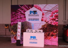 De kas wordt belicht met LED-lampen van MechaTronix