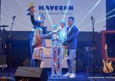 Tadaaaaaaaaaaaaaaaaaaaaaa!Bekijk de video die gemaakt werd om de lancering te vieren hier:https://www.youtube.com/watch?v=B5f_Cxof4y4