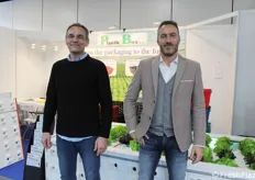 Martino en Damiano Ghirlanda van Plastic Box