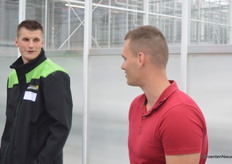 Mario Coremans van Imkerij Coremans kreeg van Bart Jongenelen van Delphy te horen dat de dag voor de officiële opening er zoveel water (40 millimeter) naar beneden kwam dat het nog even alle hens aan dek was. Ook de sneeuw in het februari was 'uitdagend', zeker omdat het glas nog niet op het dek zat.