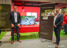 Edwin Vanlaerhoven en Fred van Veldhoven van Certhon. Naast hun cherrytomatenoogstrobot presenteert het bedrijf ook een totaalconcept voor de automatische teelt van cherrytomaten. Binnenkort meer.