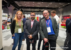 Renate Winsche en Marcel Prins van Syngenta met David Aubergier van Tomra.