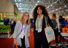 Jillian Whitehead (Larssen Greenhouse Consulting) en Nouib Oumaya (Graines Voltz) deden de groetjes aan onze collega Rebekka. Groetjes terug!