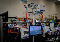 Een spuitboom in de stand bij Zwart Systems voor perfecte ‘regen’