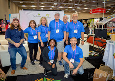 Team Sun Parlour Growers Supply in een stand met daarin onder meer ook rassen van De Ruiter