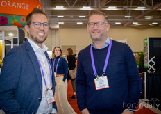 Willem Jan Hoogduin (WPS) vierde zijn verjaardag op de Canadian Greenhouse Conference. Hier staat hij op de foto met Pascal den Heijer van (Scre3ns)