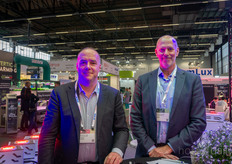 Robert de Jonge en Edwin van der Zwart (Luminus Devices) bezoeken verschillende LED bedrijven op het evenement