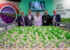 Een kleine discussie met het Viemose-team - moet de nadruk liggen op de bedrijfsnaam...