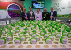 ...of op de mensen met Viemose zelf? Steen Beyer, Floris Berghout, Chakhrit Nagulrum, Allan Jørgensen en Søren Viemose.