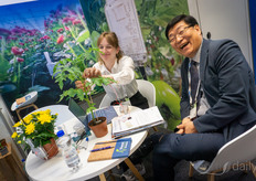 Fleur Guilen (Vivent Biosignals) beoordeelt hoe de elektronische signalen in de plant gemeten kunnen worden.