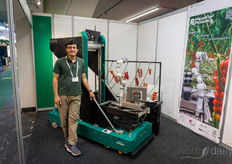 Robottijd! Dit is de oogstrobot van Floating Robotics, getoond door Salman Faraji.