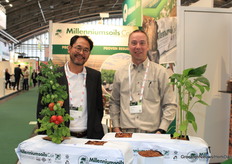 Youbin Zheng (Universiteit van Guelph) en Dave Wilding (Millenniumsoils Coir)