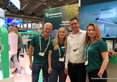 Bram Meulblok, Nathalie Svedberg, Jan Enthoven (Stichting Tomatoworld) en Rebekka Nordin (Heliospectra)