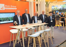 Mike Vermeij, Martin van Zeijl, Lodewijk Wardenburg, Rob de Wit en Dazheng Li (Bom Group)