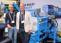 Rob van den Berg en Nick Weterings (Weterings Machinery) met hun uitruimmachines. 
