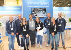 Van der Waay team met Abe en Helena Wiebe (Universal Fabricating) in het midden