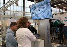 Willburg Projecten is sinds kort dealer van 4XRobot. William van der Burg laat een use case zien met een pot naar tray transfer op het scherm.