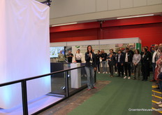 Charlotte Langerak-Visser (Viscon) presenteert scoutrobot Eva.