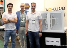 Joost de Goeij (Bimco Holland), Nico van der Houwen (Hortipar) en Ivo Biemond (Bimco Holland). Hortipar is zojuist exclusief dealer geworden van de ontvochtigingssystemen van Bimco Holland.