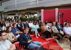 Klaar voor een aantal presentaties over de Nederlandse tuinbouw