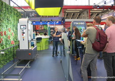 Henk Jan van Ooijen (TTA-ISO) presenteert oogstrobot HarvAI.