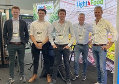 Don van Haeff (Light4Food), Bram Kuipers (Triple Green Innovation), Niels Jacobs (Light4Food), René van Haeff (Light4Food) en Martin Kuipers (Triple Green Innovation).