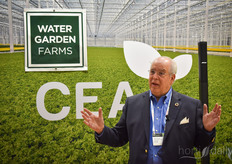 Dennis Levine (Water Garden Farms) presenteert zijn lezing "From Wall Street to 21st Century Farming".