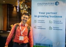 Yen Lin Chiu, Robert Farm