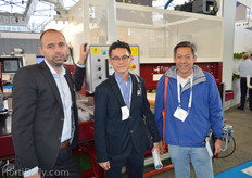 Ad Kranendonk of Flier Systems talking with GreenTech visitors