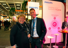 Jolanda Nooijen (Compliment BV) wordt uitgenodigd door Ries Neuteboom van Philips om eens te komen kijken op de High Tech Campus in Eindhoven