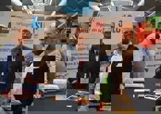 Kick Jansen en Ruud den Engelsman (Luiten Greenhouses) kregen bezoek van Ton Habraken (Ludvig Svensson).