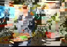 Remko Riemslag van Van Alphen Aardbeienplanten. Het bedrijf is vorig jaar met de Ovato van start gegaan, het nieuwe ras van Plant Sciences, en gaat binnenkort zien hoe de longcanes presteren in Marokko.