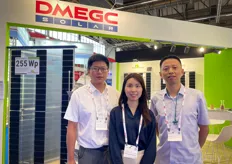 DMEGC Solar specialiseert in zonnepannelen voor de kassenbouwindustrie. De volle bedrijfsnaam is Hengdian Group DMEGC Magnetics Co. Ltd